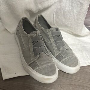 Stylish Gray Women's Sneakers